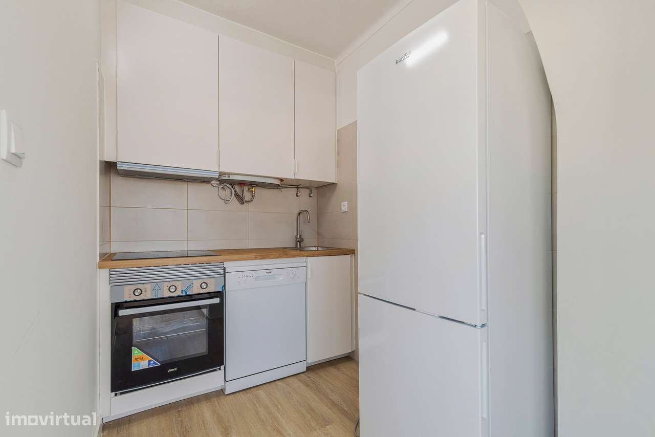 Apartamento T2 remodelado - Laranjeiro-9