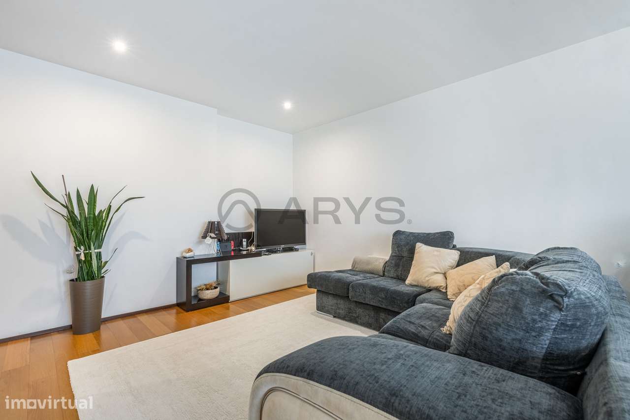 Apartamento T2 em Fraião – Localização exclusiva - Grande imagem: 2/22