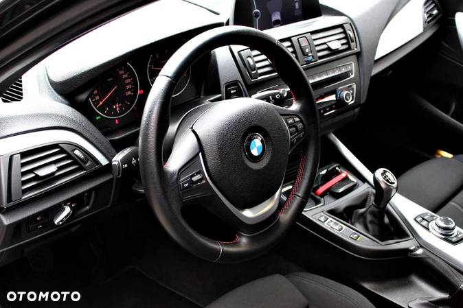 BMW Seria 1 125d Sport Line - 10