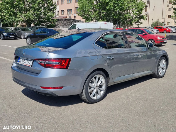 Skoda Superb 2.0 TDI Style - 4