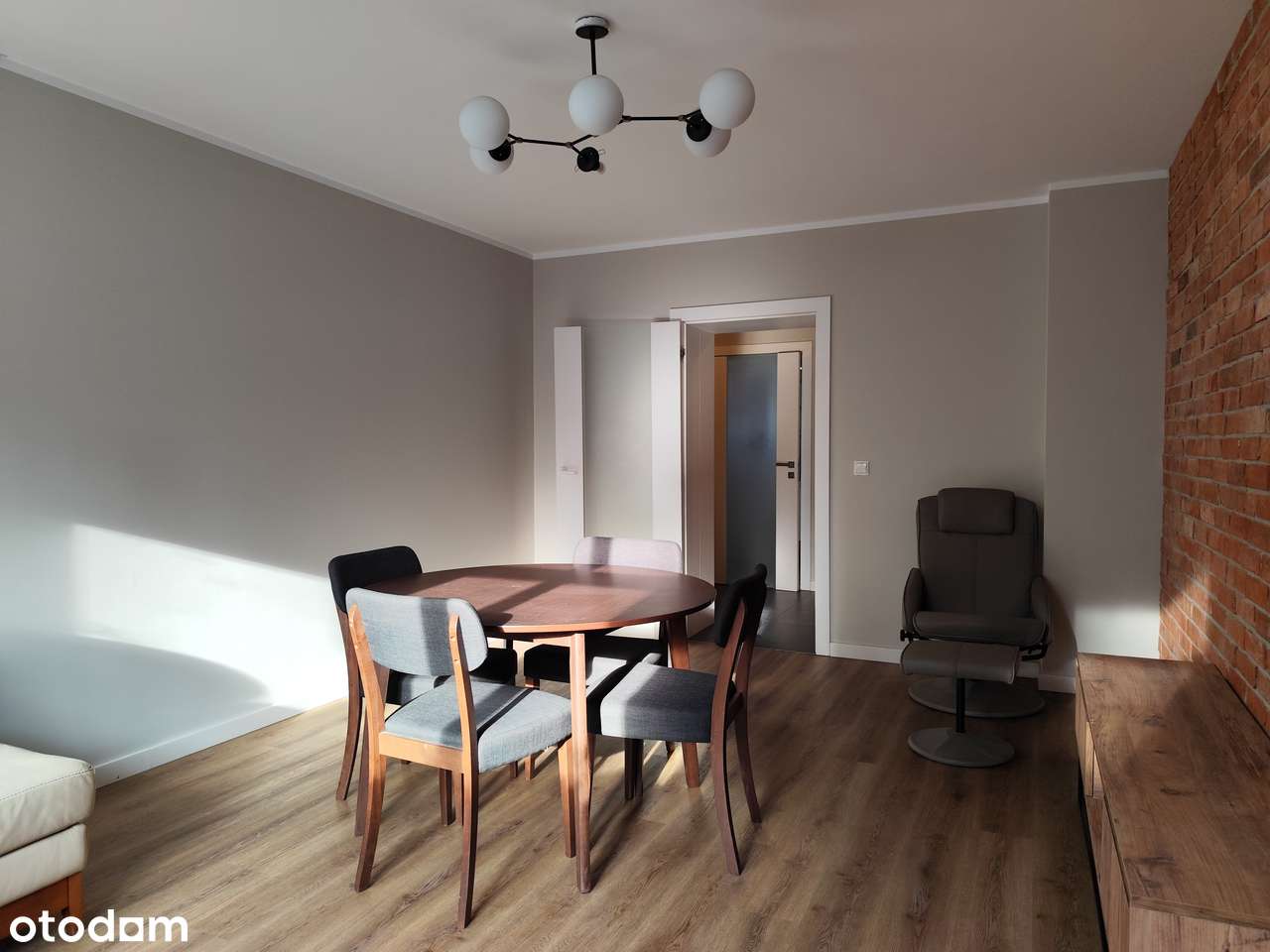 77 m2, 2 pokoje, ogrzewanie gazowe (podłogowe) - BYTOM Knajfeld-0