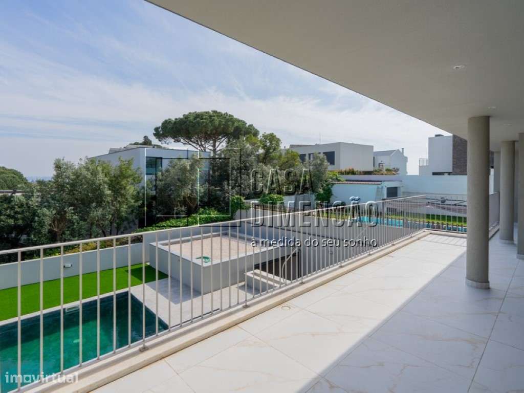 Moradia de Arquitectura Moderna de tipologia T3+1 em Oeiras com Pis...-49