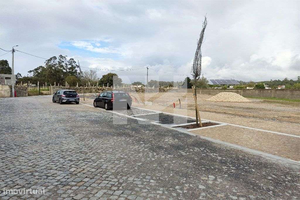 Lote | Terreno | 254m2 | Gião-5