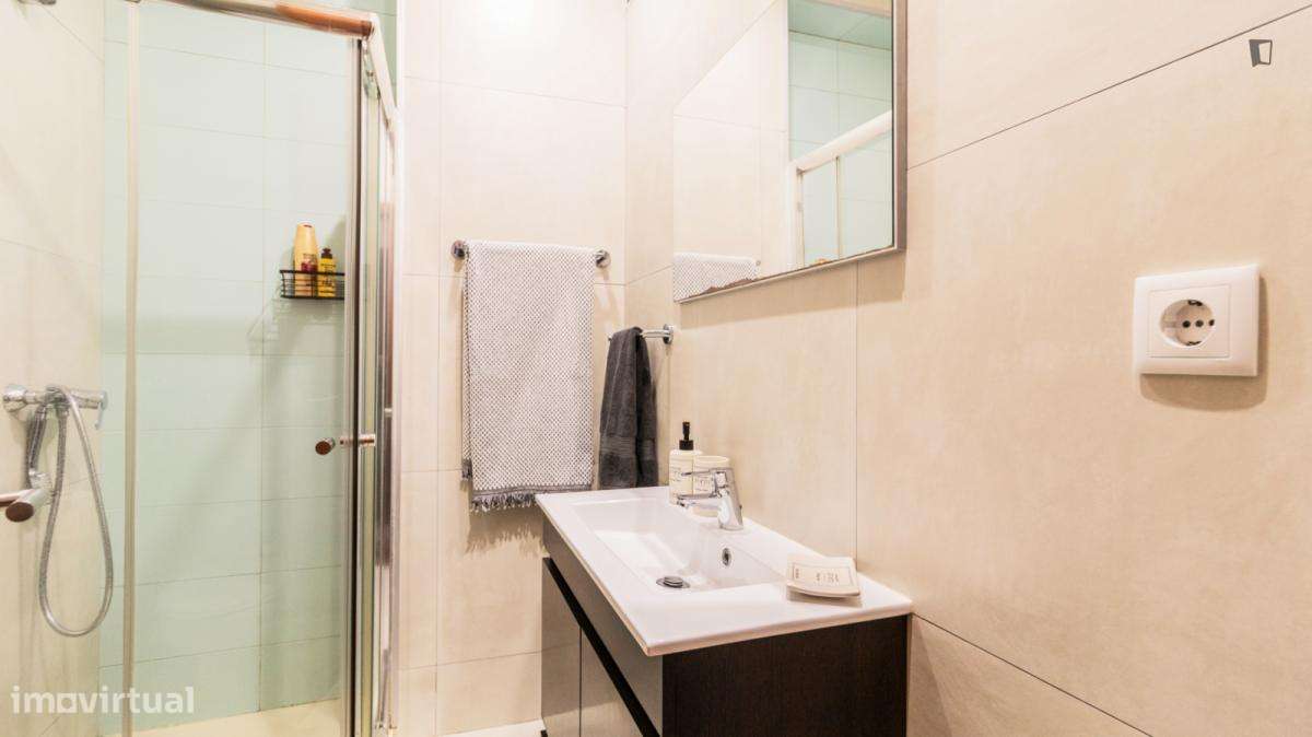 Apartamento com 1 quartos - localizado em Santo Ildefonso Porto - Grande imagem: 5/10