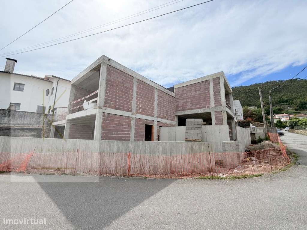 Moradias Exclusivas em Construção - Zona da Abelheira - Meadela/Via...-1