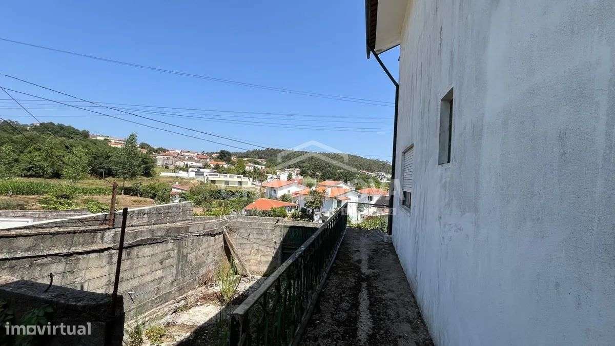 Moradia Isolada de Quatro Frentes em Romariz – Santa Maria da Feira-7