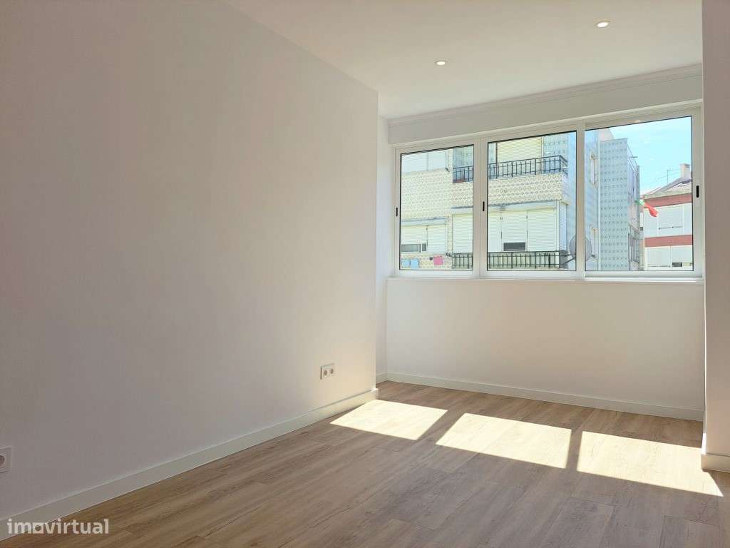 Acolhedor apartamento T1, próximo a Comércio e Serviços, totalmente...-6