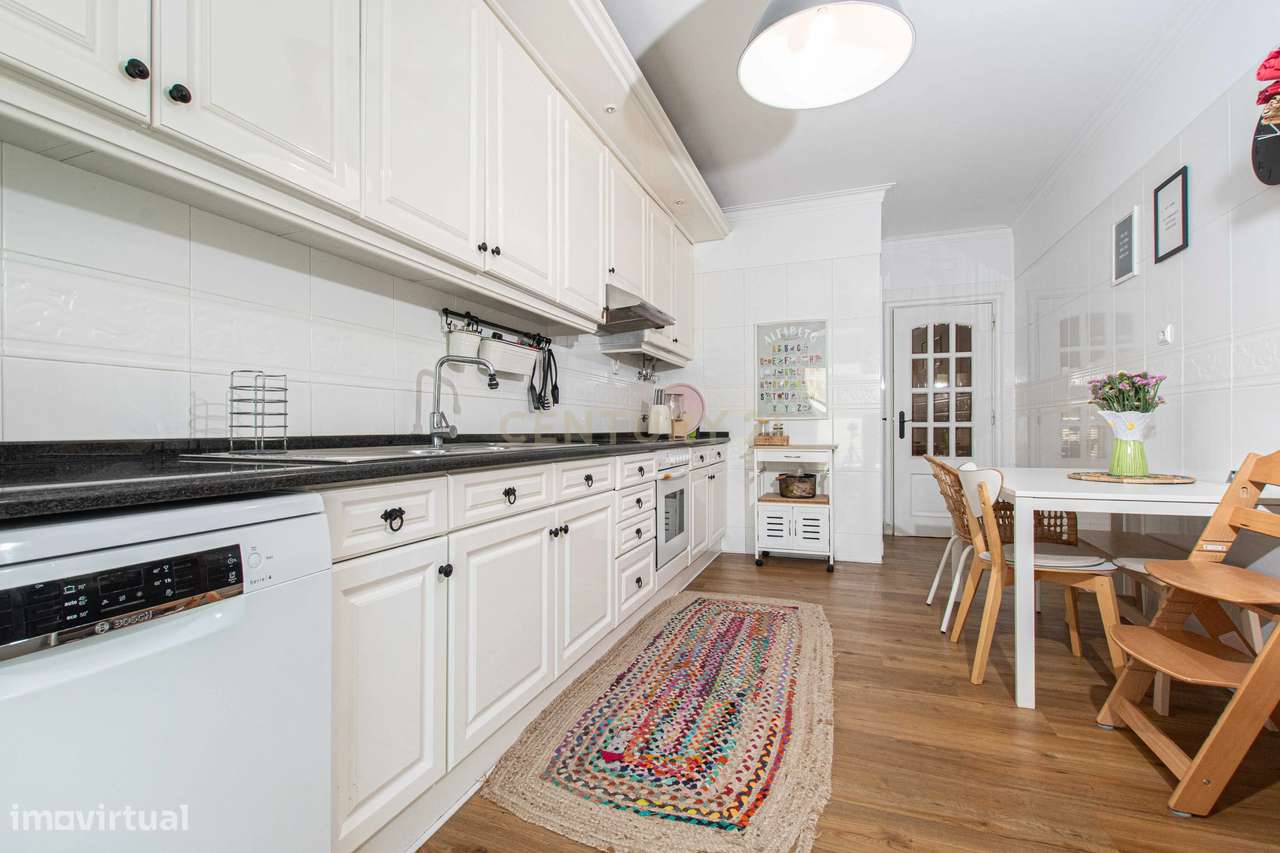 Apartamento T3 à Venda na Póvoa de Santa Iria –  (Quinta da Piedade 2ª-7