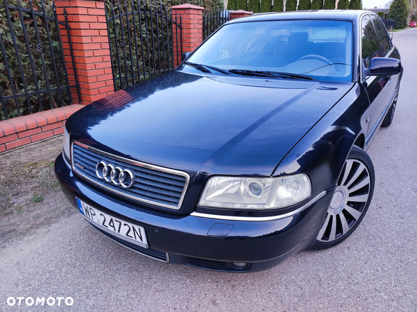 Audi A8 4.2 Quattro - 6