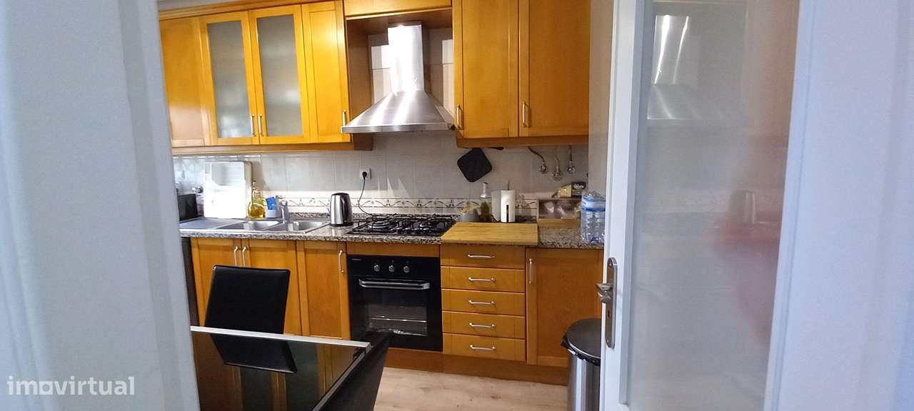 Apartamento T2 remodelado com arrecadação | Varge Mondar – Rio de Mour - Grande imagem: 2/31