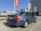 BMW Seria 3 320i - 5