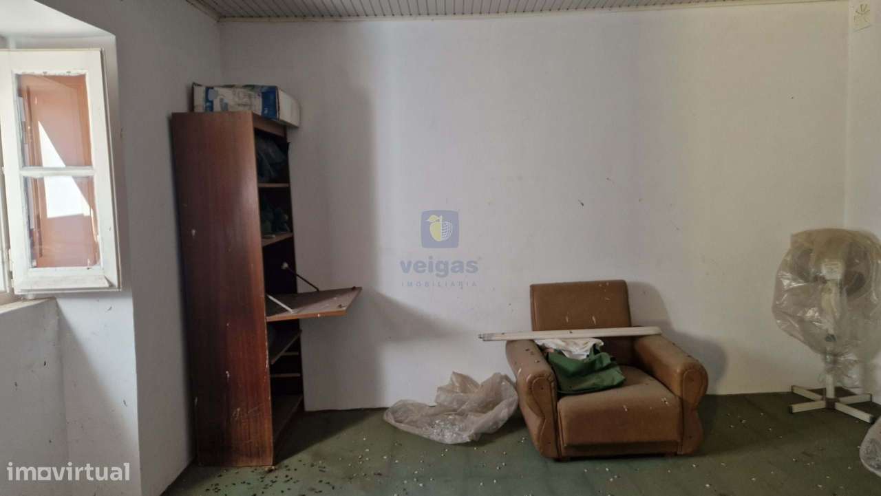 Moradia  térrea para recuperar, em Cachopo, a 40 km de Tavira,  Algarv - Grande imagem: 4/46
