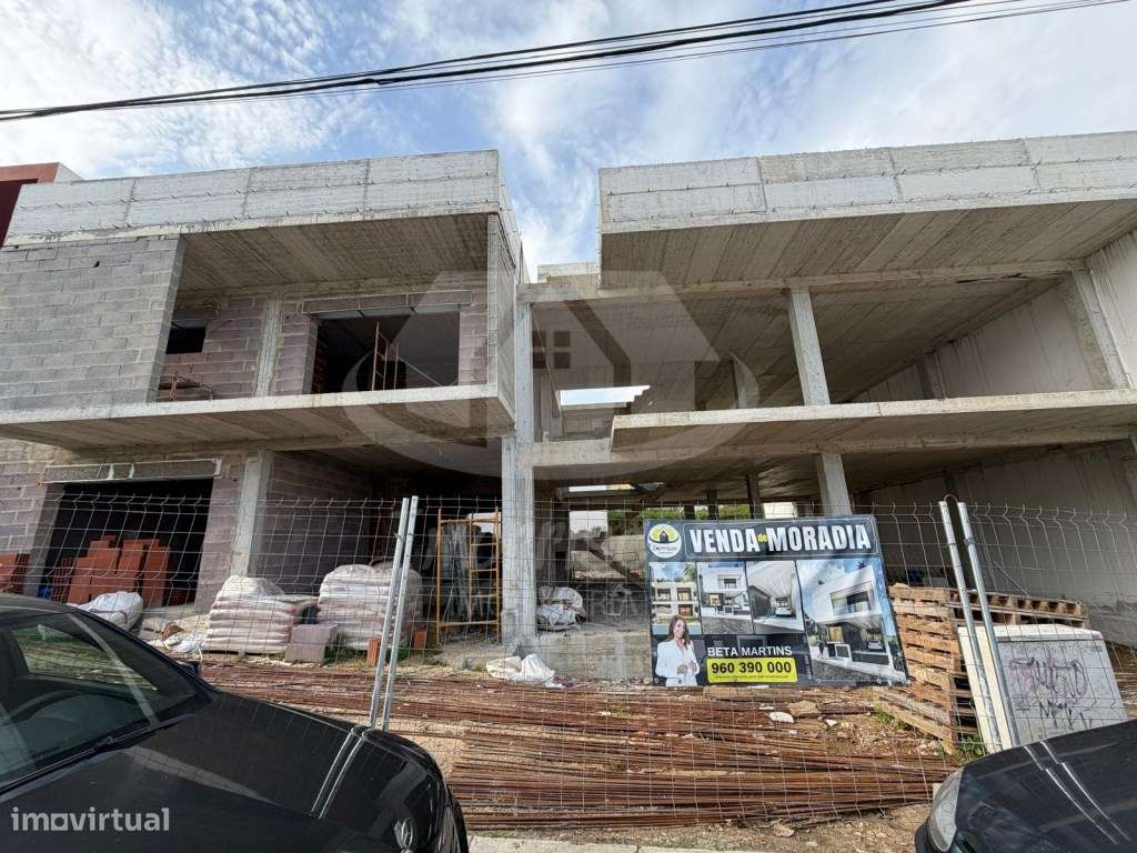 2 Moradias no Bairro das Maroitas em São João da Talha - Grande imagem: 3/25