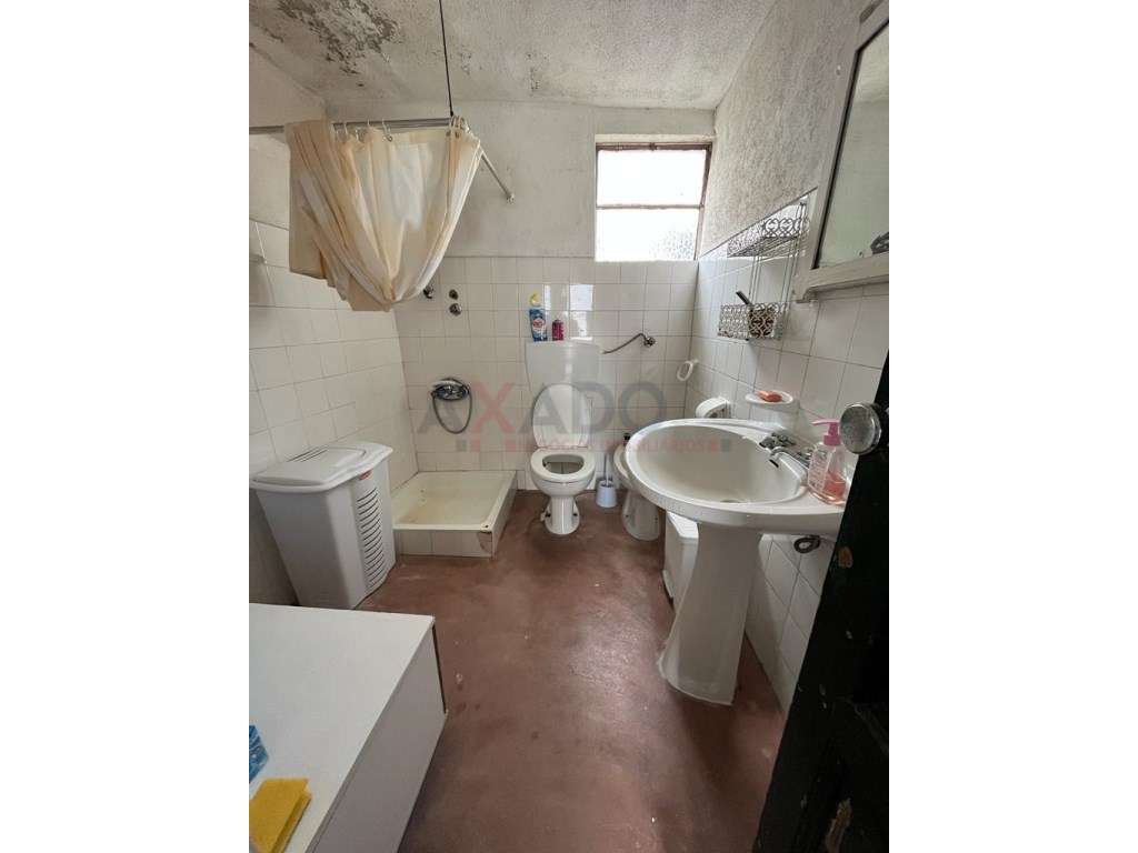 Moradia para renovar na Serra da Estrela-7