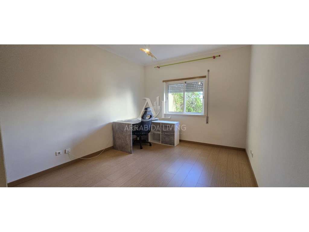 Apartamento T3 com otimas áreas a 5 minutos da Avenida Luisa Todi-19