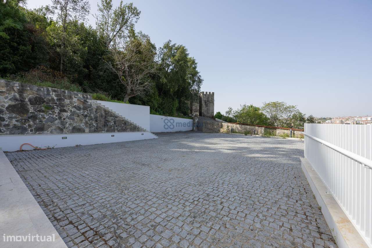 APARTAMENTO T3 JUNTO AO CASTELO LEIRIA - FACÇÃO E-3