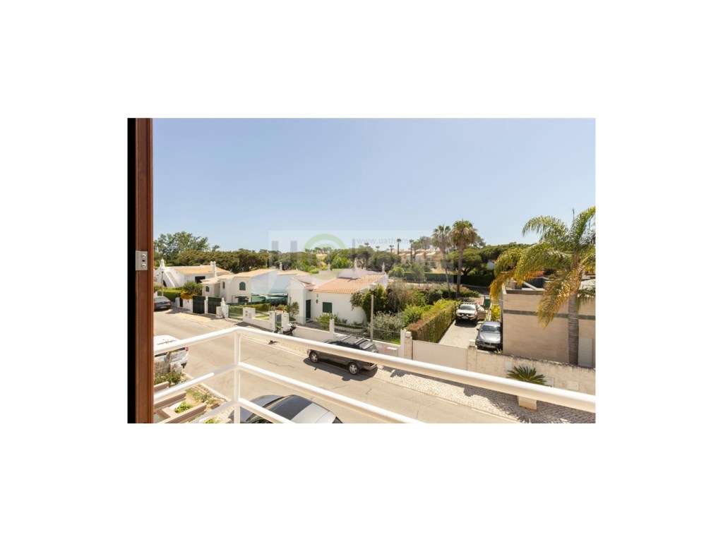 Moradia V4 geminada em Vilamoura perto da Marina-24