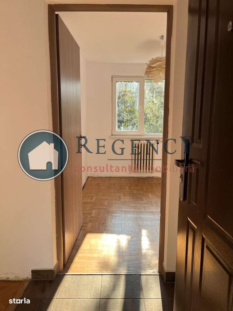 Liber, renovat, în bloc reabilitat, 3 camere la pret de 2-9