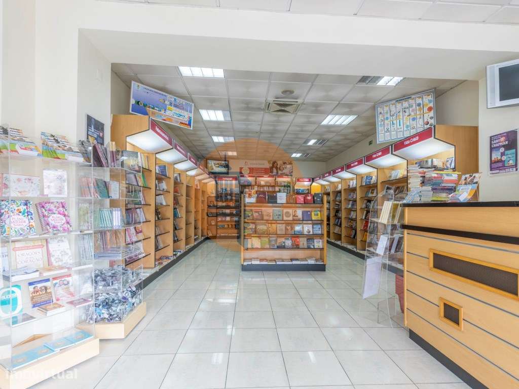 Moradia T5+5+2 no Areeiro (Avenida Almirante Gago Coutinho) - Grande imagem: 5/60