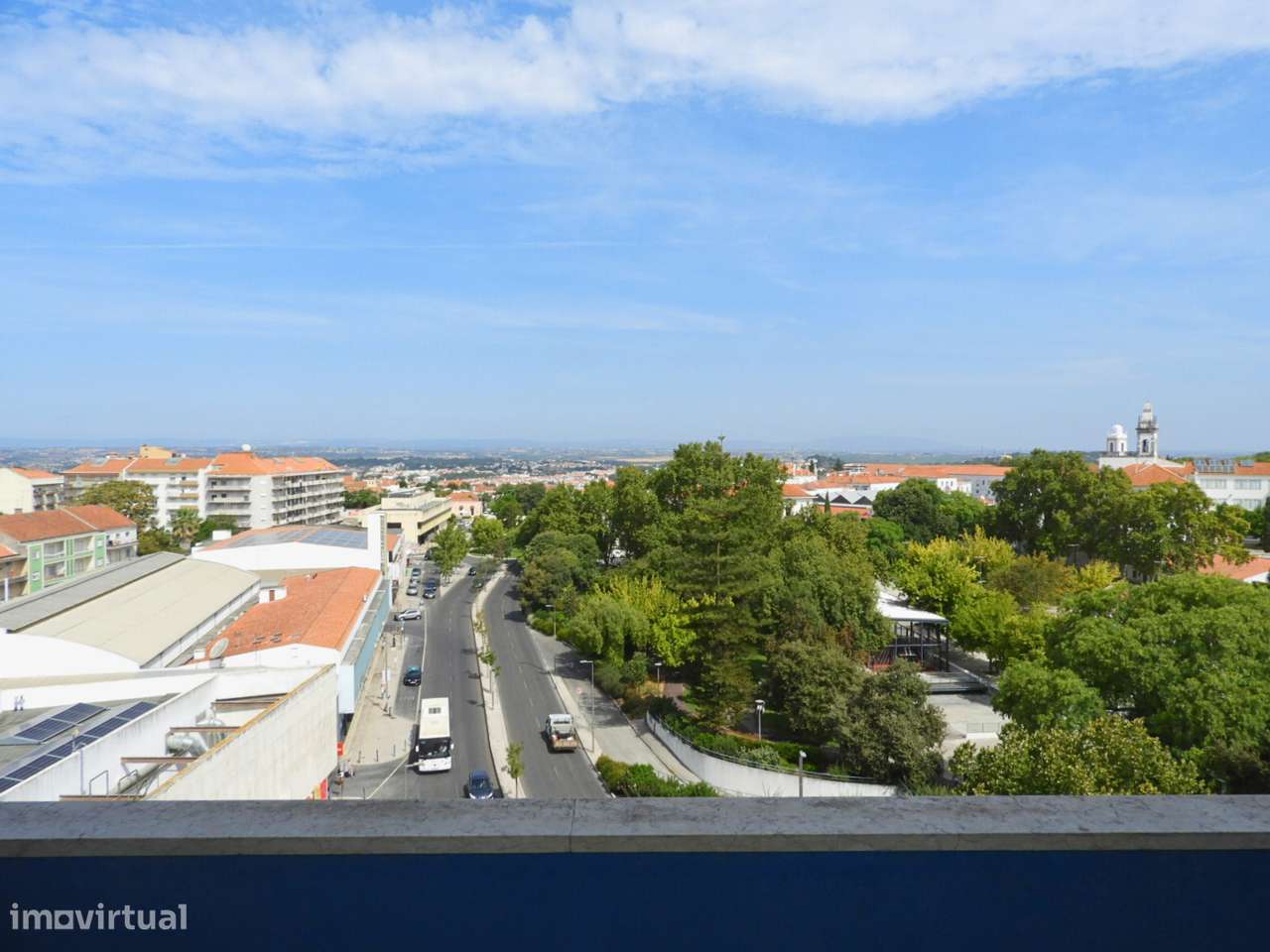 Apartamento T3 localizado no centro da cidade - Grande imagem: 2/15