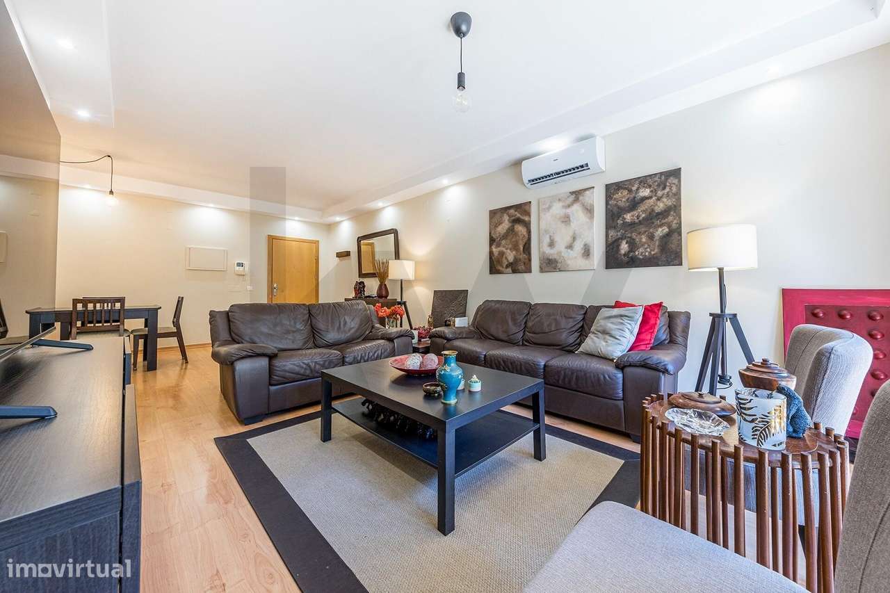 T2 com Box de 50 m2 no Parque Residencial do Almirante – Santo António-3