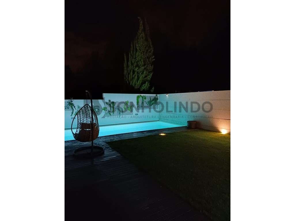 Moradia T4 com piscina de 3 frentes com excelentes áreas, tanto a n...-42