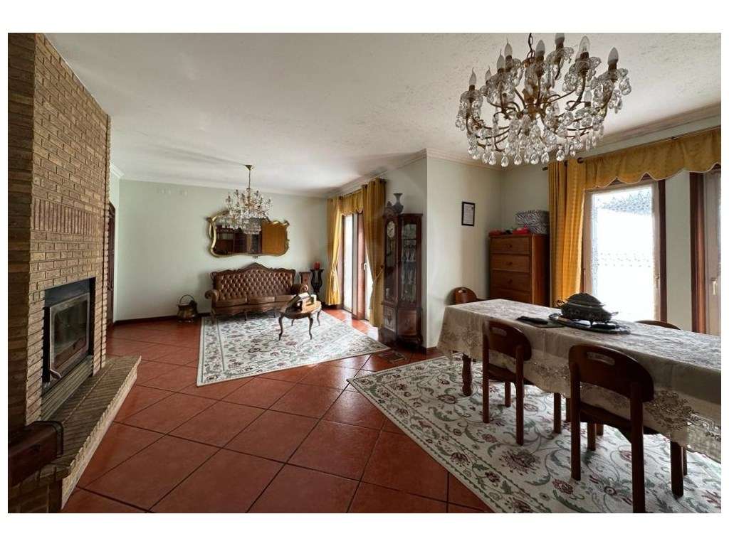 Moradia T5 no centro da cidade em Póvoa de Varzim - Grande imagem: 3/48