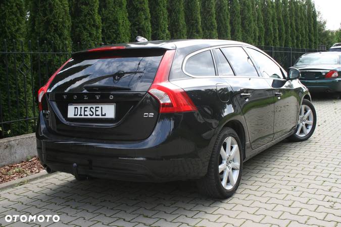 Volvo V60 D3 Drive-E Dynamic Edition (Momentum) - 2