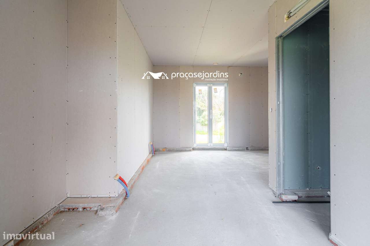 Moradia T3 térrea-10