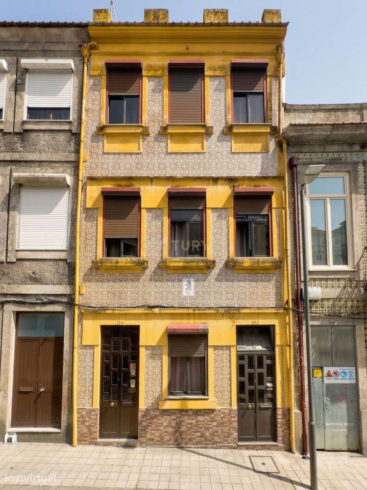PRÉDIO HISTÓRICO  – BONFIM, PORTO | Elevado potencial de valorização-0
