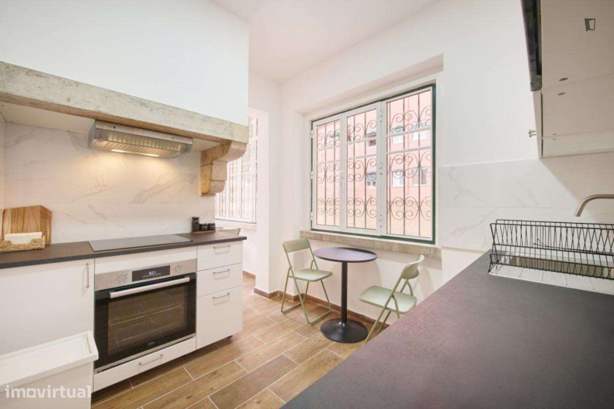 Quarto - localizado em Alameda Lisbon - Grande imagem: 2/46