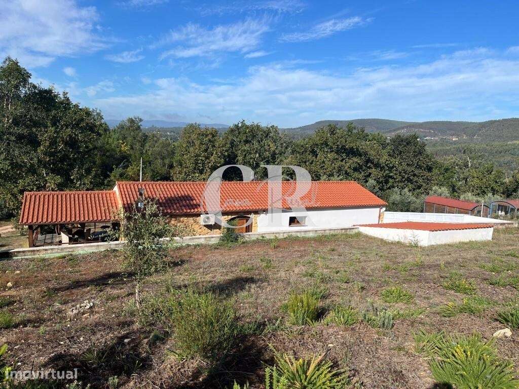 Fantástica moradia isolada em pedra com 3 quartos, varanda, pátio, ter-4
