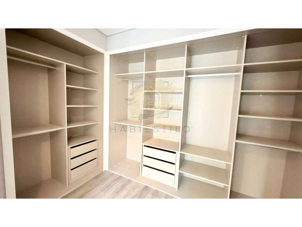 MORADIA T4 COM PISCINA EM AZEITÃO | OPORTUNIDADE A NÃO PERDER-16