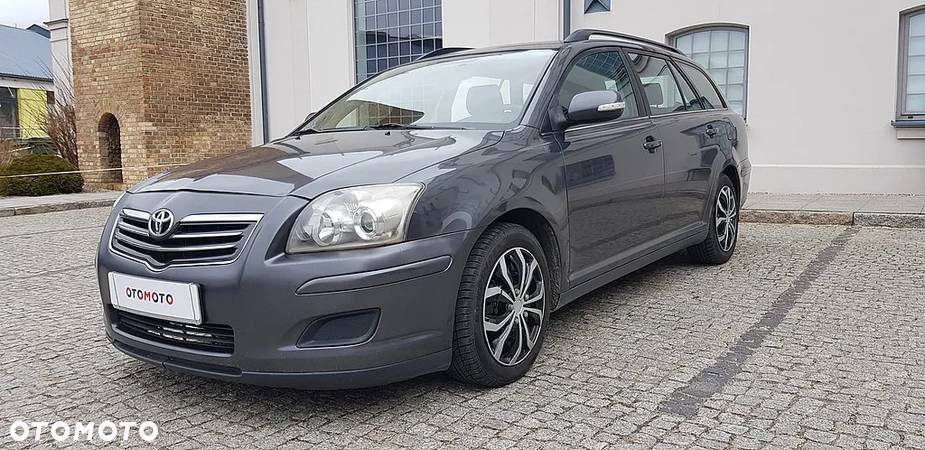 Toyota Avensis 2.0 D-4D Luna - 1