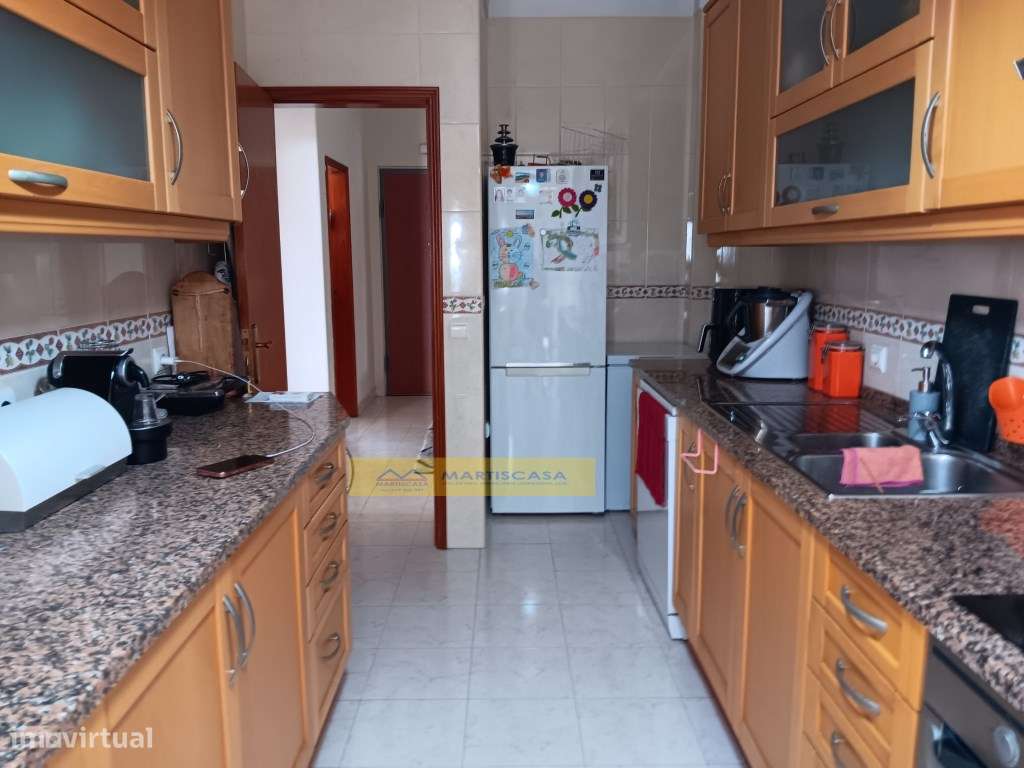 Moradia T4 totalmente remodelada, garagem, sotão e espaço exterior,...-14