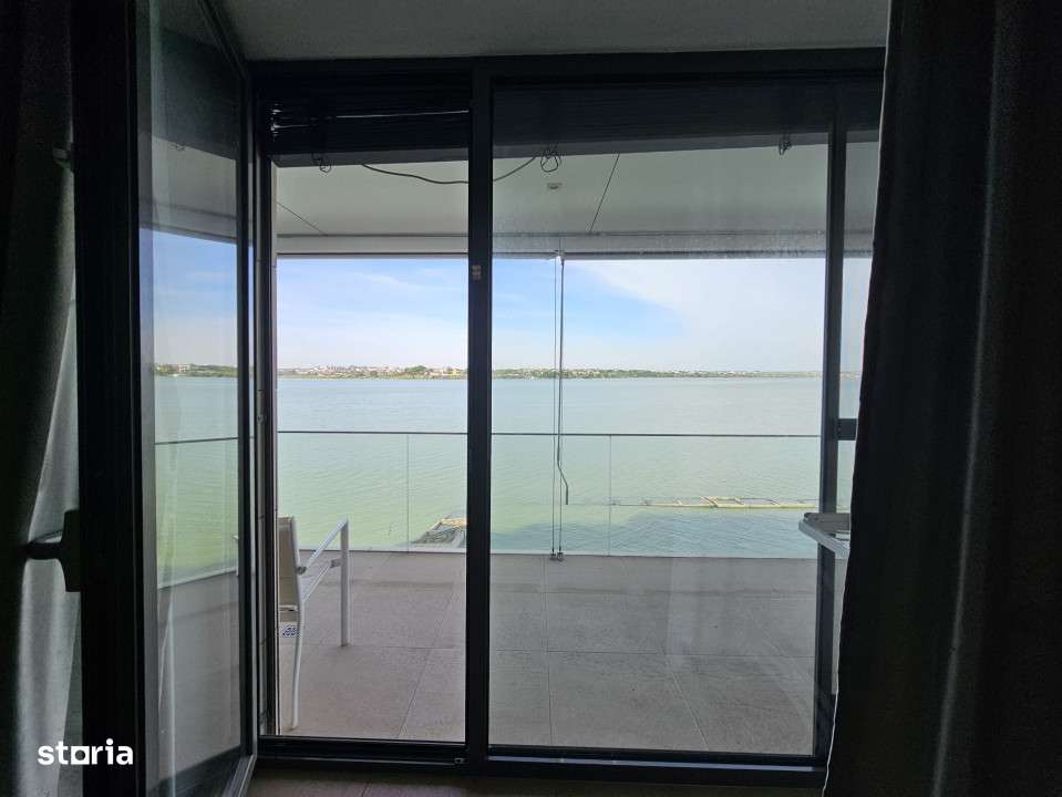 Apartament deosebit , vedere frontala catre Lac-centrul statiunii Mama-18