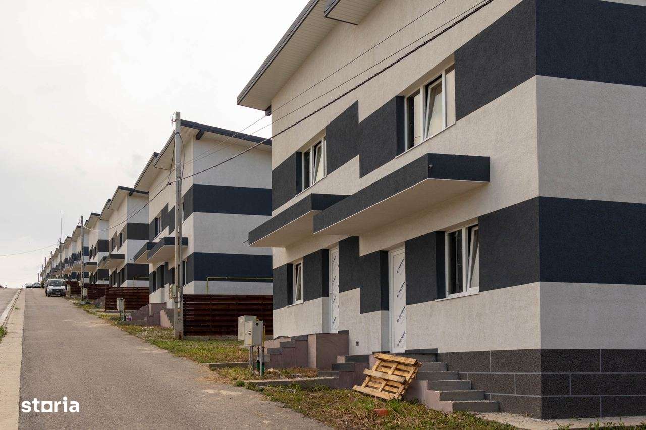 Casă cu 3 camere, 90 mp, acces asfaltat-1