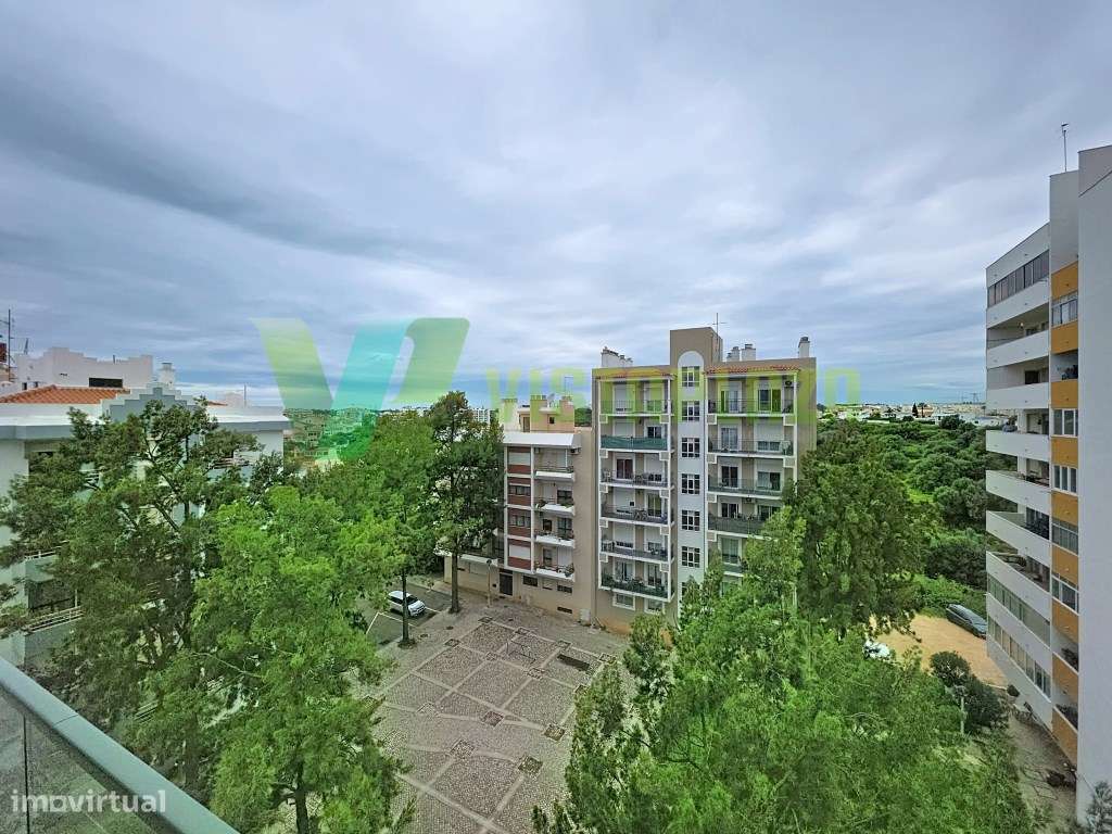 Apartamento T4 Acabamentos de Luxo na Urbanização do Fojo, Portimão-9