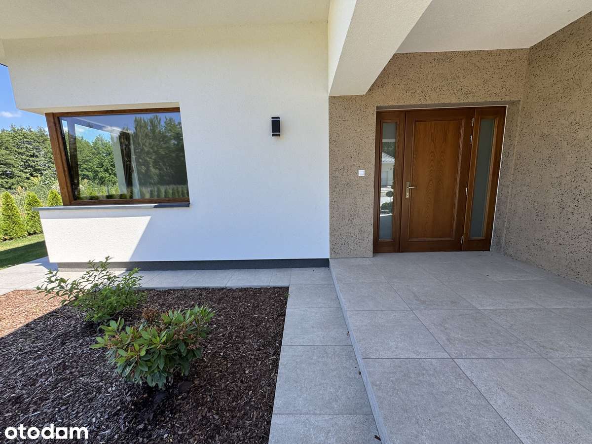 Nowoczesny, parterowy dom z pięknym ogrodem!-4