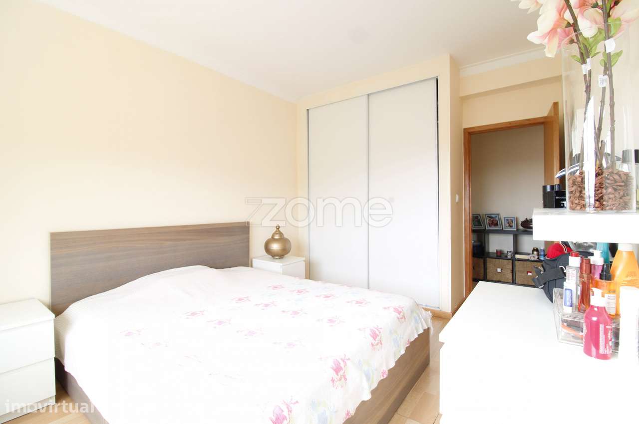 Andar Moradia T2 com Terraço, Garagem e 3 Frentes – Alto de Soutelo-6