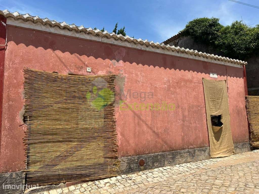 Moradia de Autor T1, com projeto aprovado e pátio privativo, no cen...-5