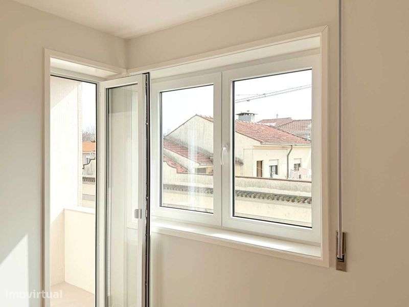 T1+1 remodelado, com varanda | Quinta do Covelo | Paranhos, Porto - Grande imagem: 2/12