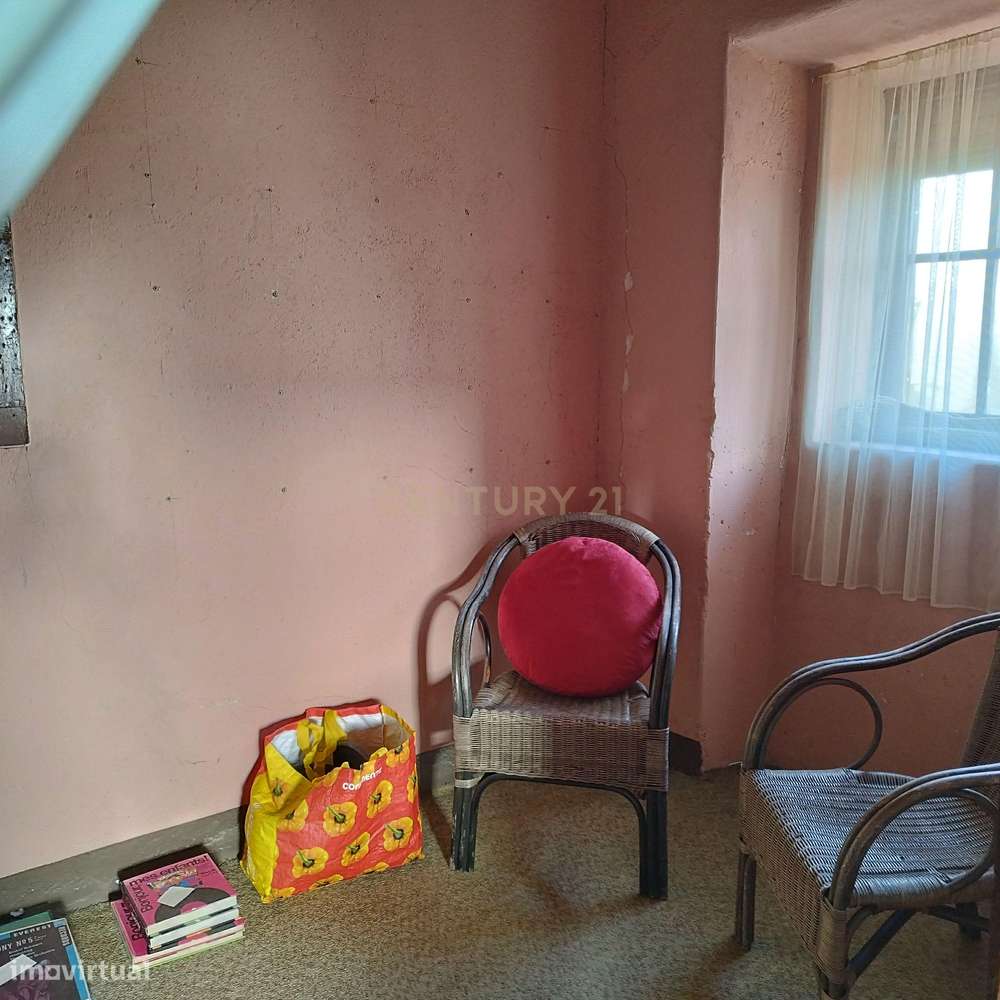 Moradia antiga + terreno envolvente - Centro da vila de Sangalhos - An-18