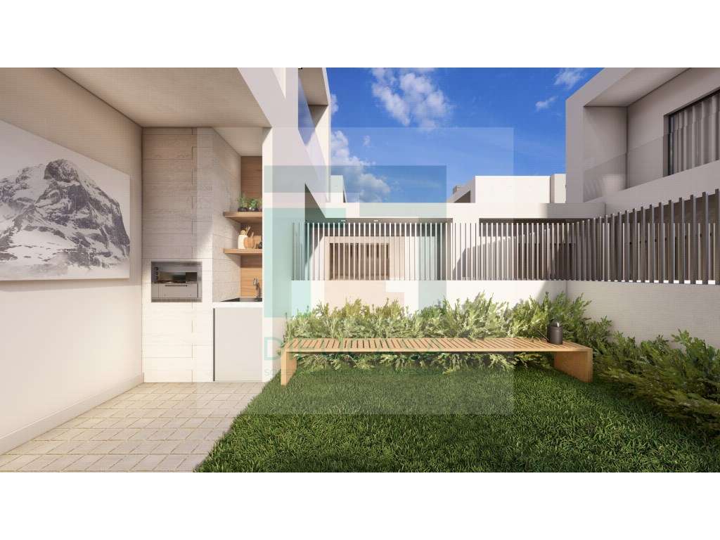 Moradia Geminada T3+1 com 2 Suítes-7