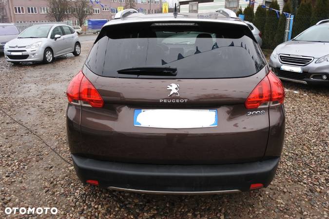 Peugeot 2008 1.2 Pure Tech Style S&S - 5