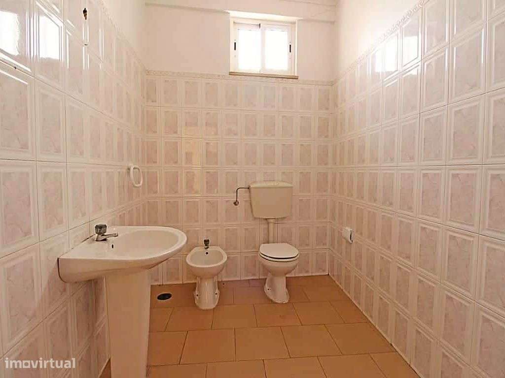 Loja com 2 Montras na Tapada - Grande imagem: 5/9