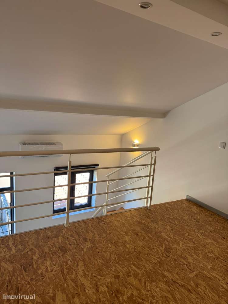 Oportunidade Única: Moradia T3 Reabilitada em Azurém – Guimarães-11