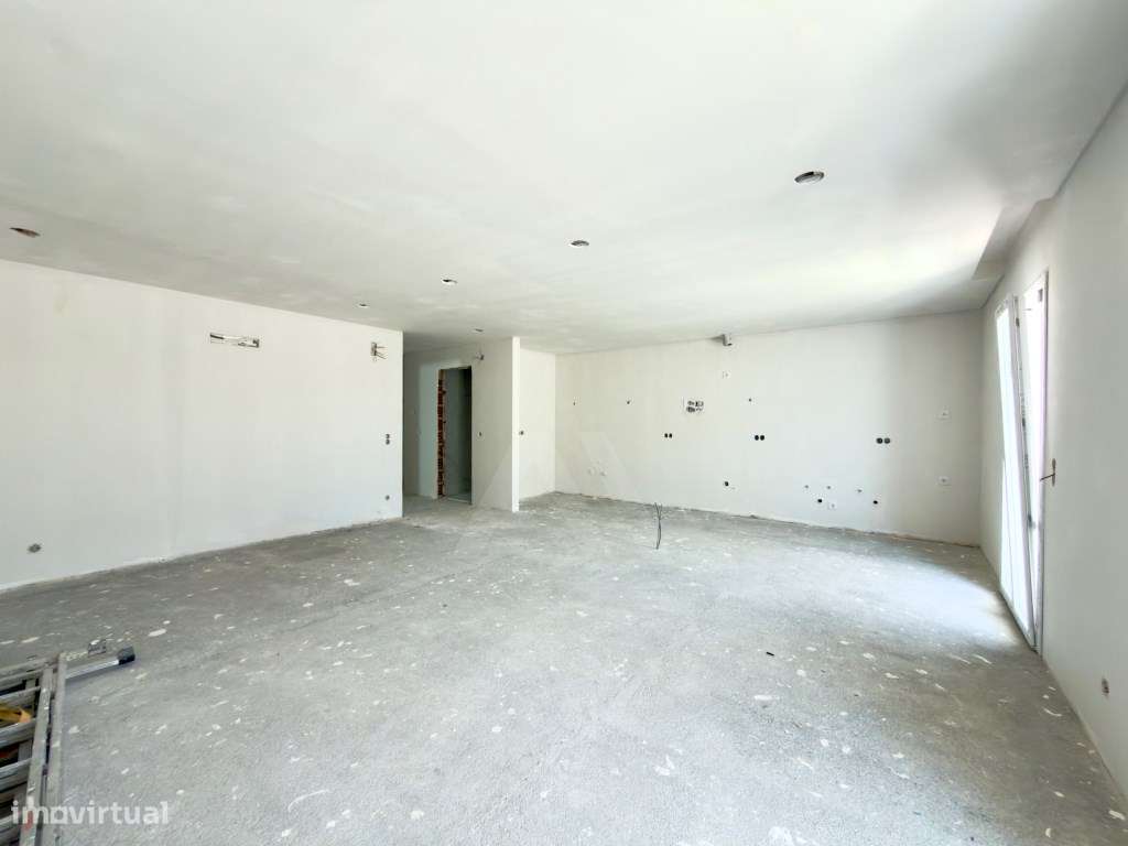 Apartamento T3 novo em Alcoitão com terraço, jacuzzi e garagem-8