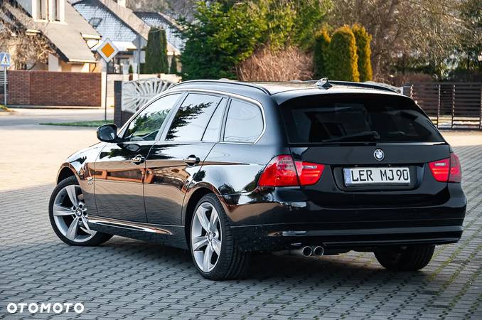 BMW Seria 3 330d xDrive - 16