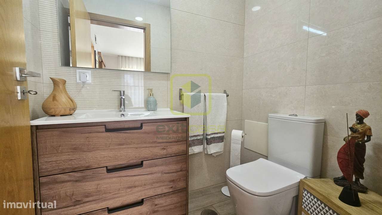 Moradia de Luxo a 5 Minutos da Praia da Barra-10